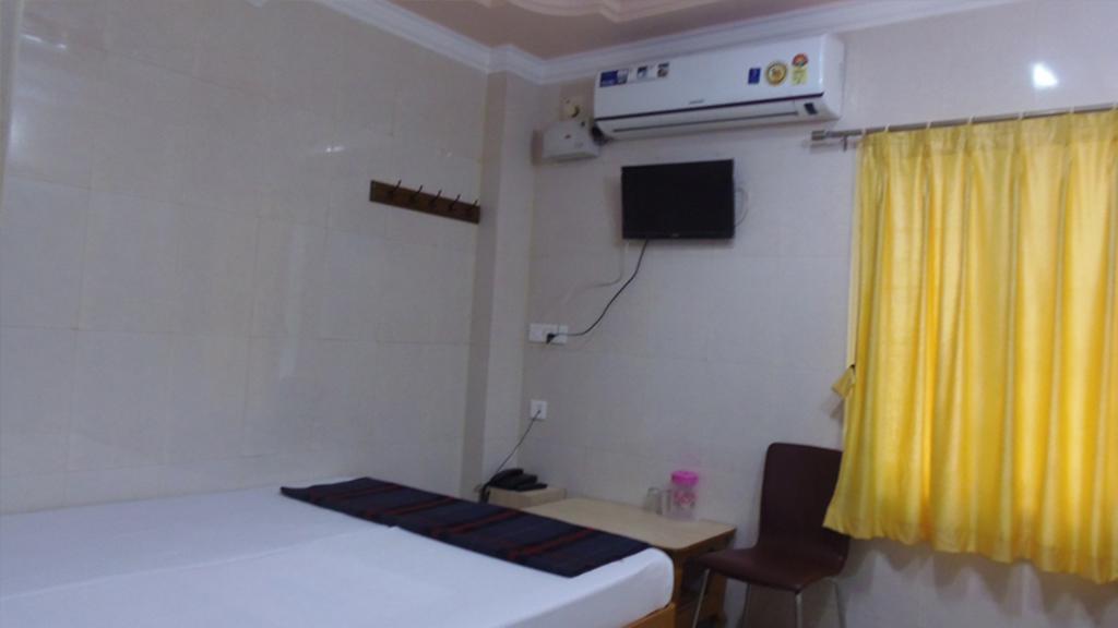 Kvr Deluxe Residency Vila Tirupati Quarto foto