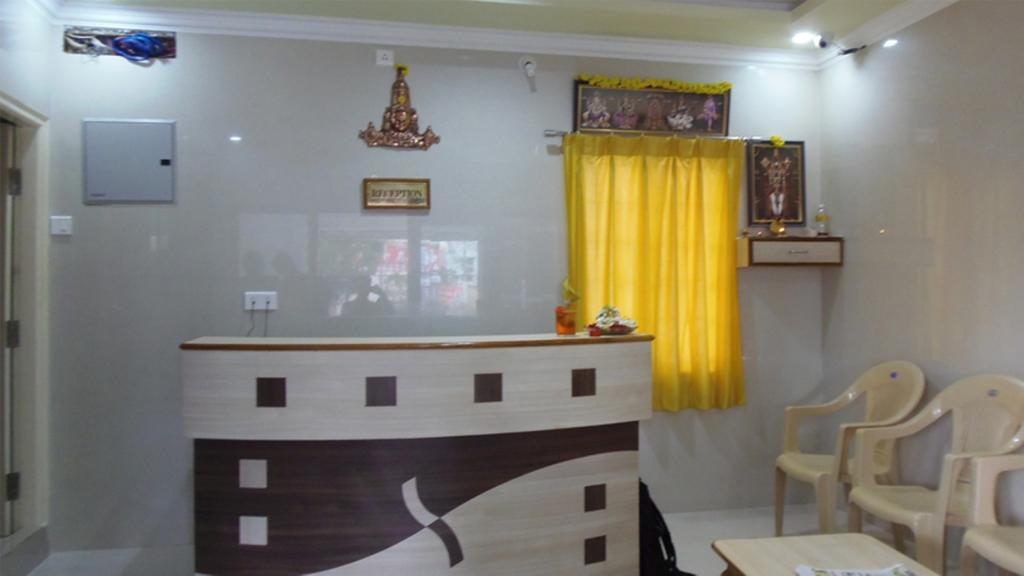 Kvr Deluxe Residency Vila Tirupati Exterior foto