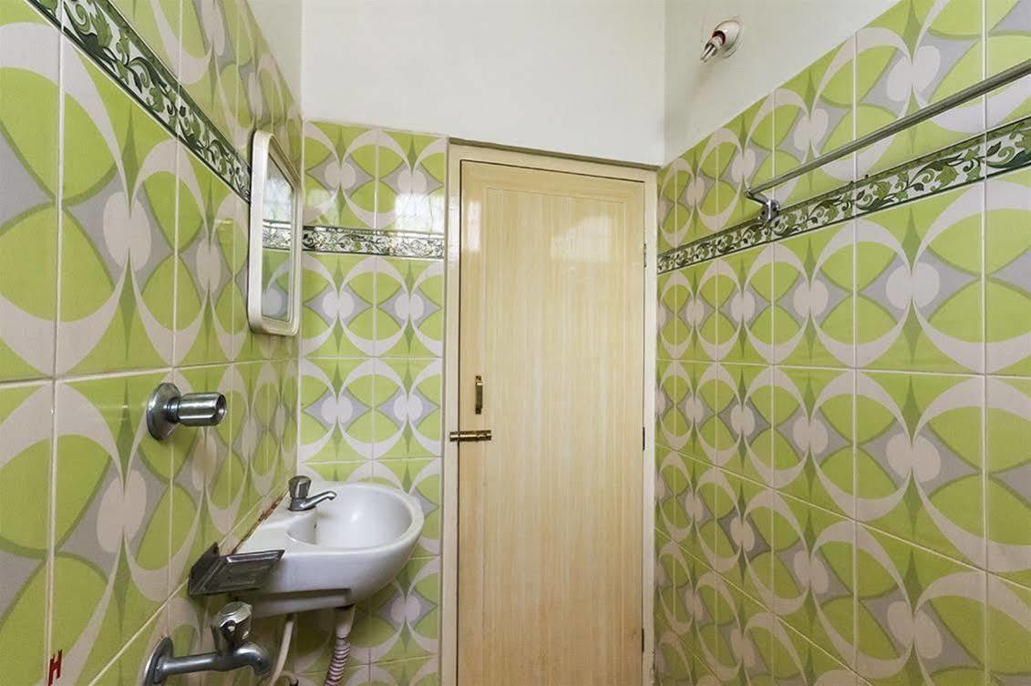 Kvr Deluxe Residency Vila Tirupati Exterior foto