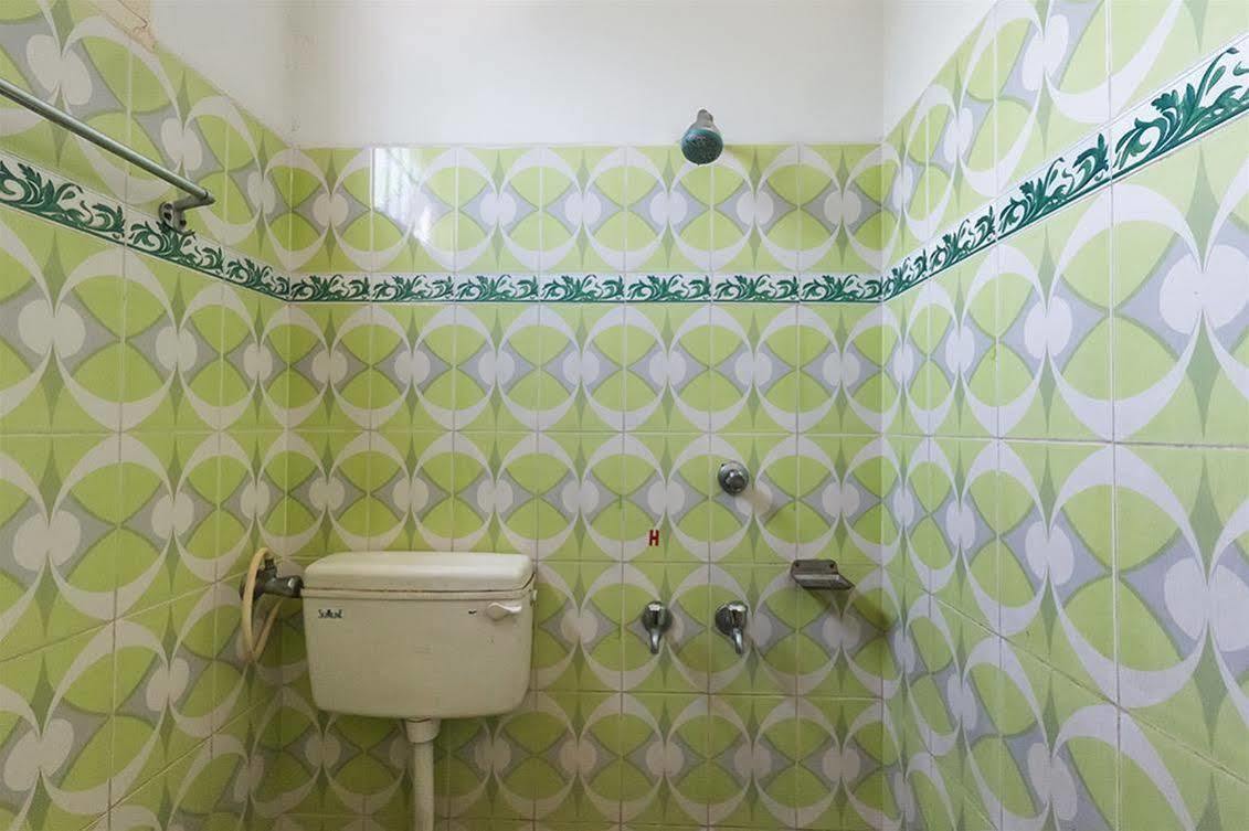 Kvr Deluxe Residency Vila Tirupati Exterior foto