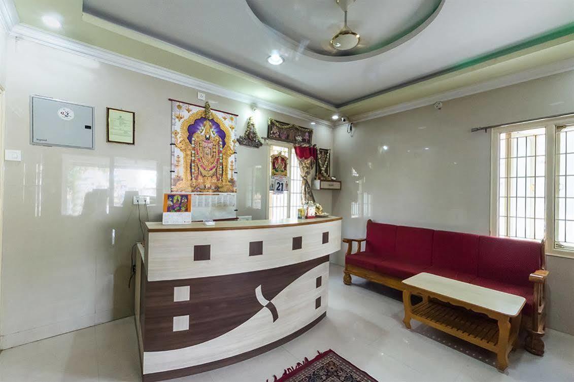 Kvr Deluxe Residency Vila Tirupati Exterior foto