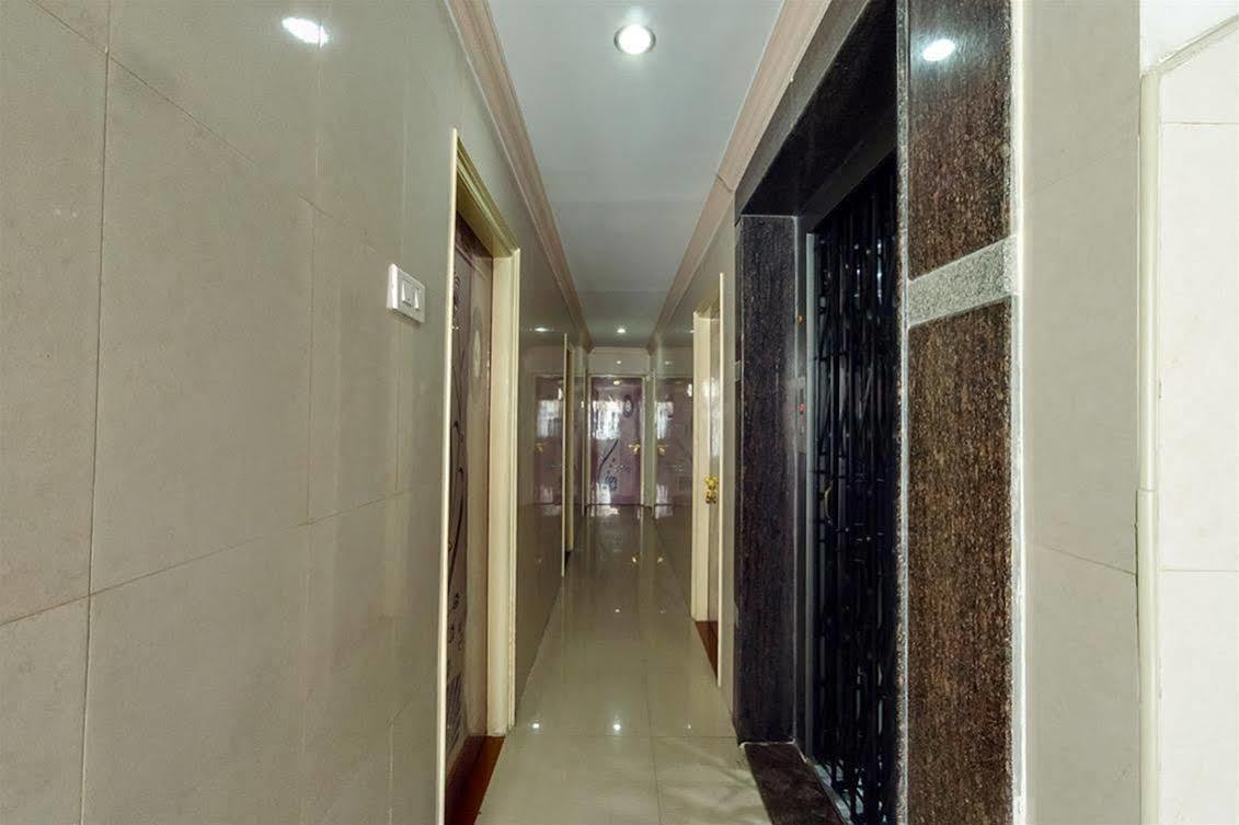 Kvr Deluxe Residency Vila Tirupati Exterior foto